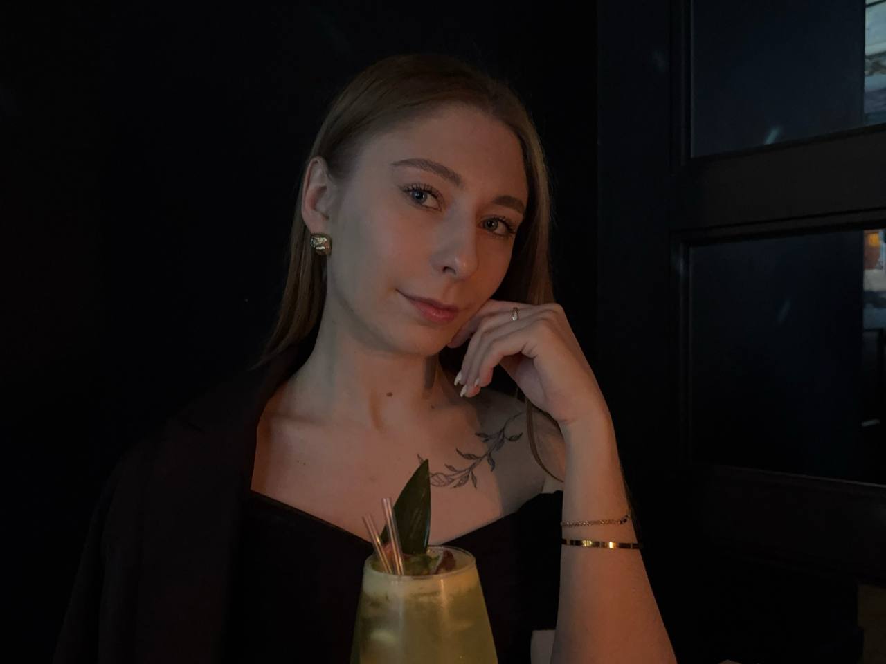 photo 5395683245950702165 y